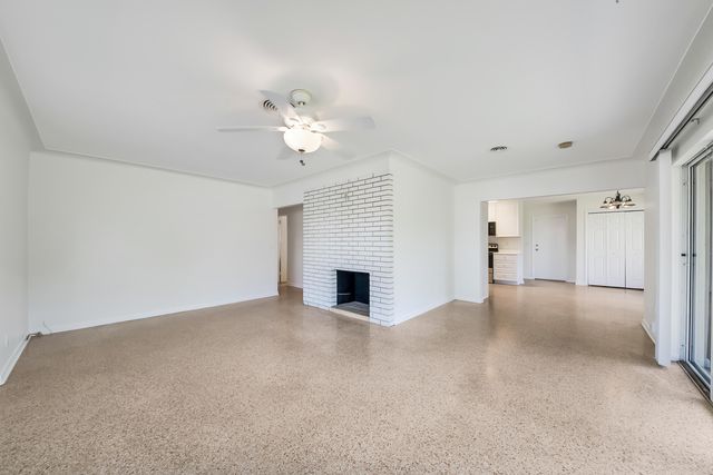 2022 Collier Avenue, Lake Worth, FL 33461