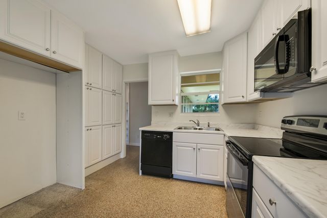 2022 Collier Avenue, Lake Worth, FL 33461