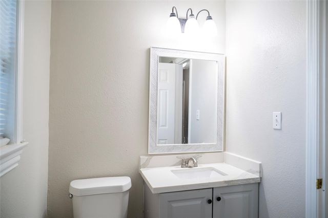 5502 Elm Tree Drive, Houston, TX 77048