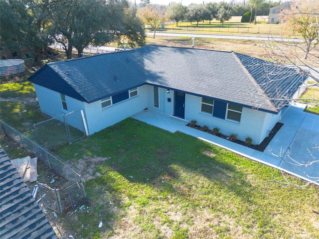 5502 Elm Tree Drive, Houston, TX 77048