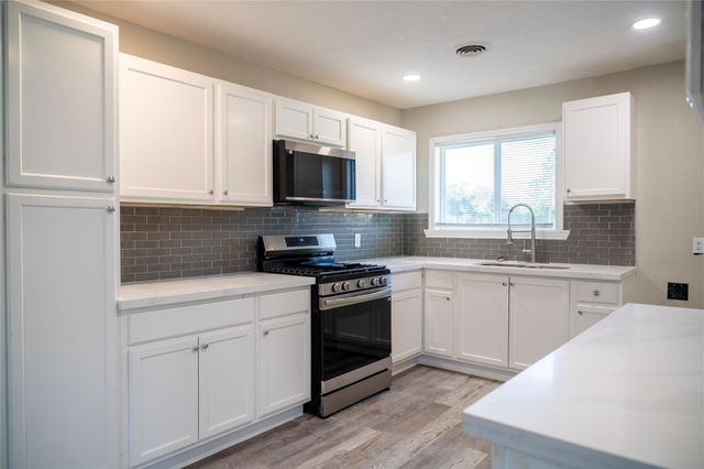 5502 Elm Tree Drive, Houston, TX 77048