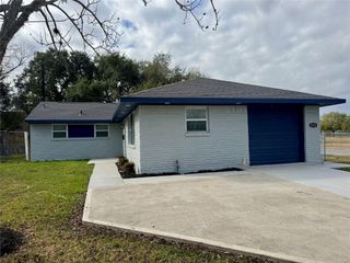 5502 Elm Tree Drive, Houston, TX 77048