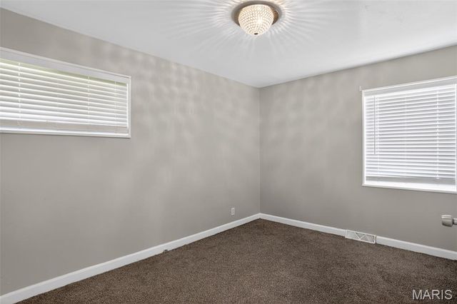 5563 Winchelsea Drive, St Louis, MO 63121