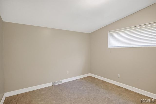 5563 Winchelsea Drive, St Louis, MO 63121