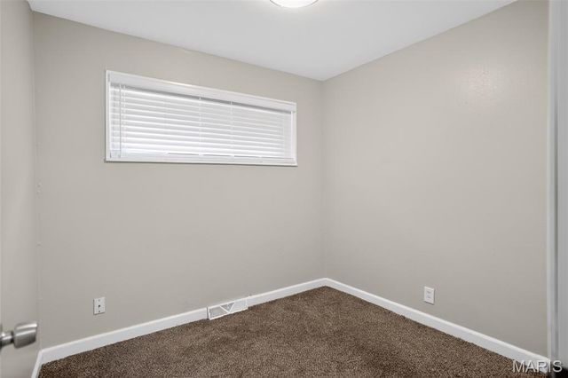 5563 Winchelsea Drive, St Louis, MO 63121