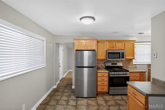 5563 Winchelsea Drive, St Louis, MO 63121