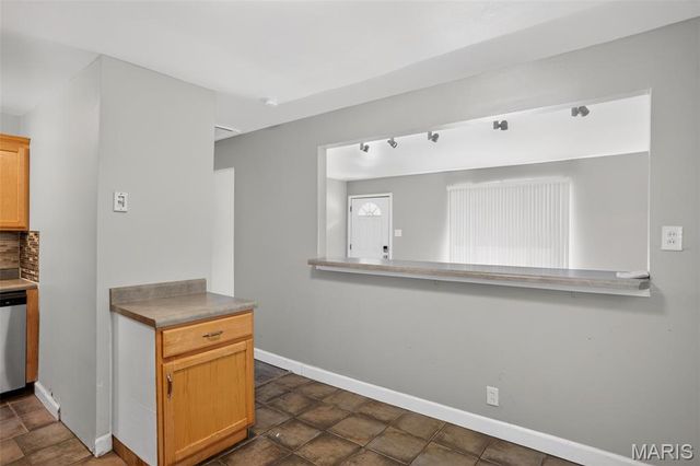 5563 Winchelsea Drive, St Louis, MO 63121