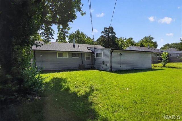 5563 Winchelsea Drive, St Louis, MO 63121