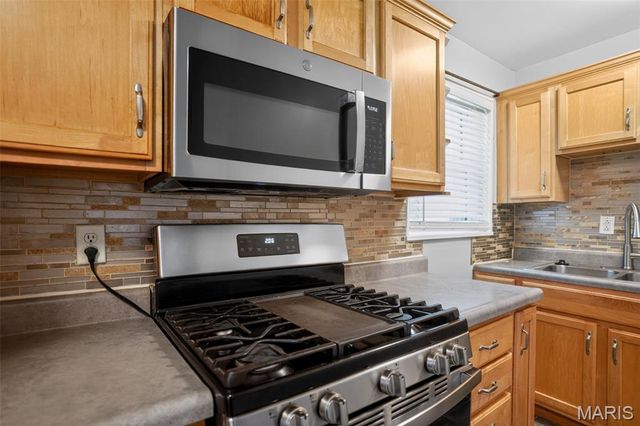 5563 Winchelsea Drive, St Louis, MO 63121