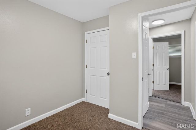 5563 Winchelsea Drive, St Louis, MO 63121
