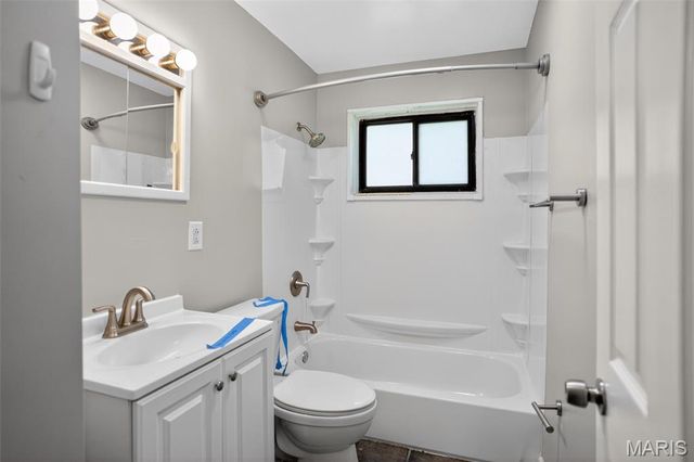 5563 Winchelsea Drive, St Louis, MO 63121