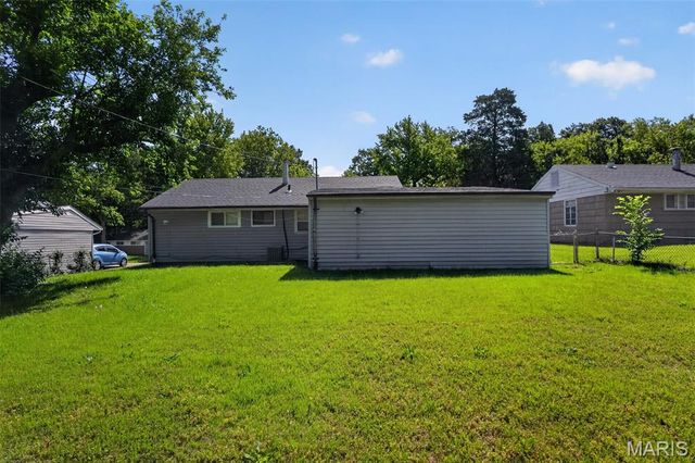 5563 Winchelsea Drive, St Louis, MO 63121