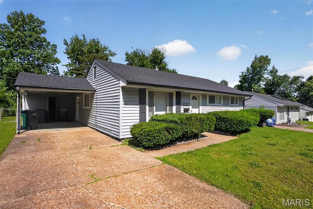5563 Winchelsea Drive, St Louis, MO 63121