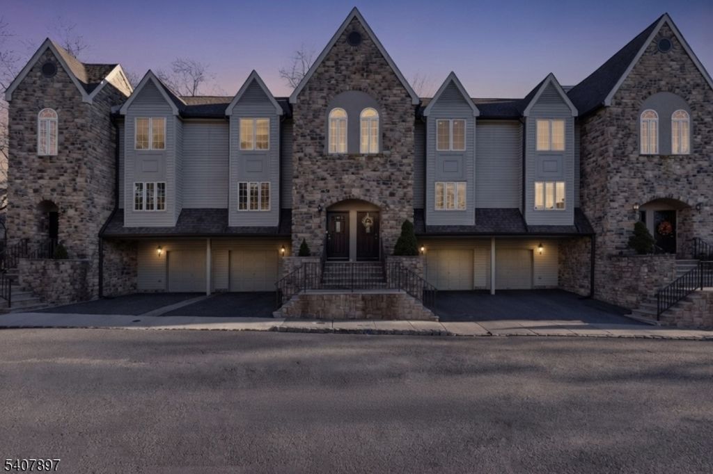 57 Daria Lane, Berkeley Heights Twp., NJ 07922