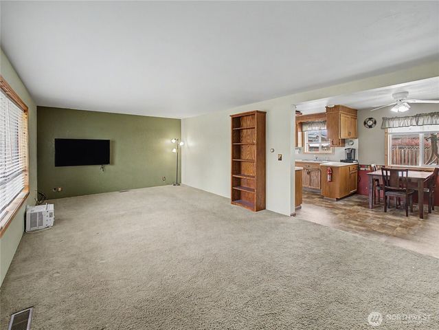 621 E Mason Avenue, Buckley, WA 98321