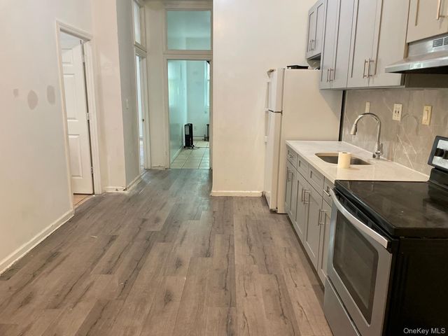 122-14 Sutphin Blvd, Jamaica, NY 11434