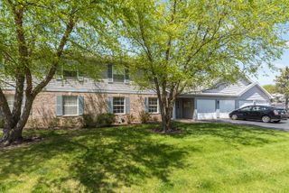 1129 N Red Oak Circle 2, Round Lake Beach, IL 60073