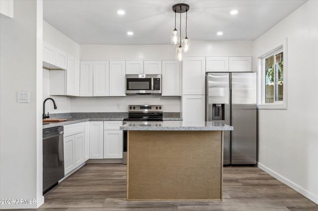 4806 W ROSE Lane, Glendale, AZ 85301