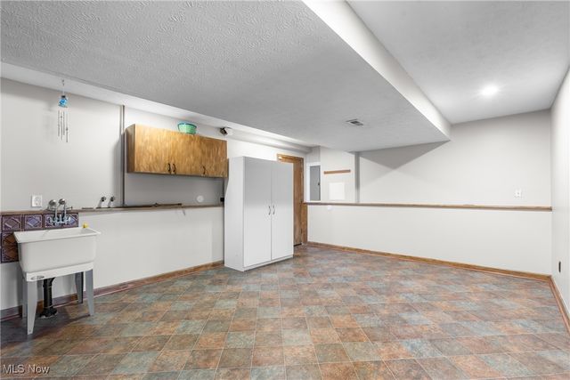 6619 Rosedale Drive, Amherst, OH 44001