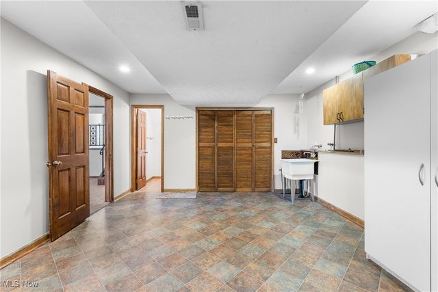 6619 Rosedale Drive, Amherst, OH 44001