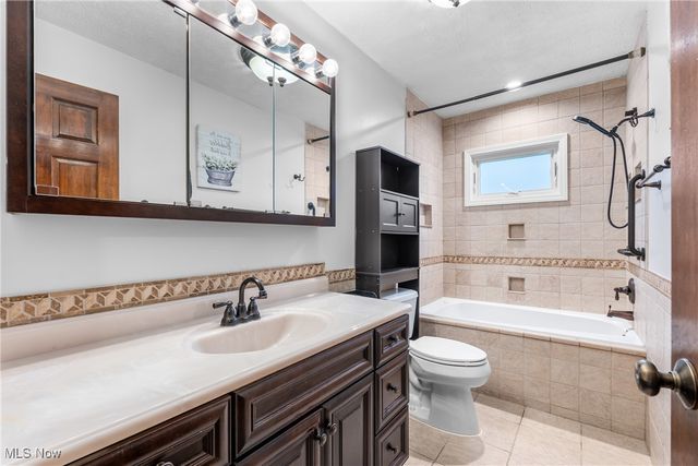 6619 Rosedale Drive, Amherst, OH 44001