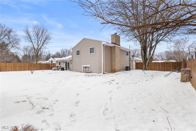 6619 Rosedale Drive, Amherst, OH 44001