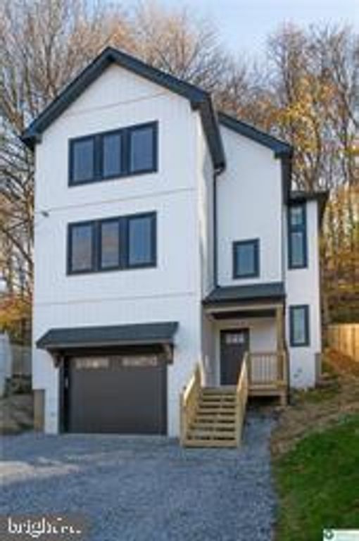 111 MAIN ST, Glendon, PA 18042