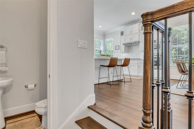 7333 Valley View Lane 501, Dallas, TX 75240