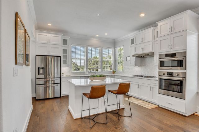 7333 Valley View Lane 501, Dallas, TX 75240