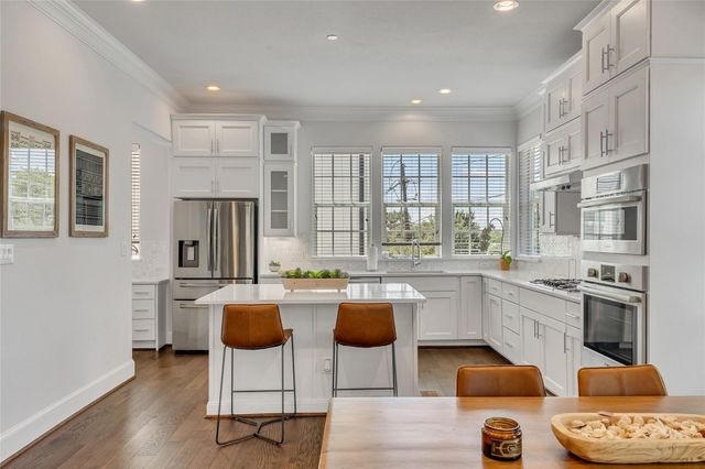 7333 Valley View Lane 501, Dallas, TX 75240