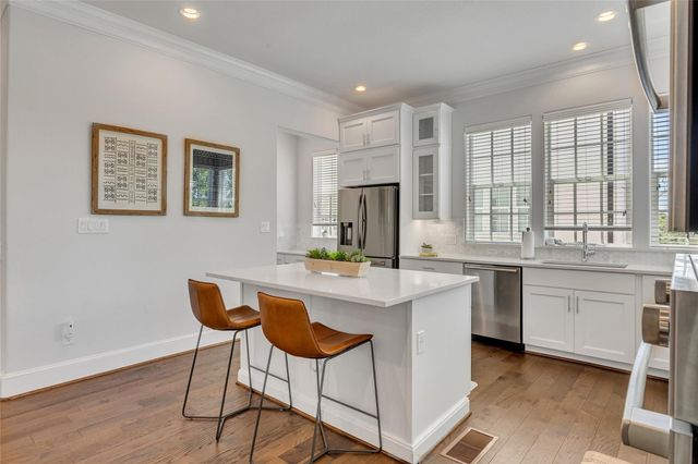 7333 Valley View Lane 501, Dallas, TX 75240