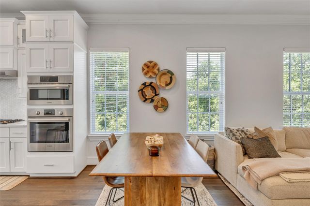 7333 Valley View Lane 501, Dallas, TX 75240