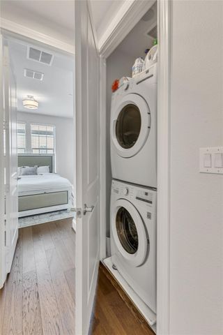 7333 Valley View Lane 501, Dallas, TX 75240