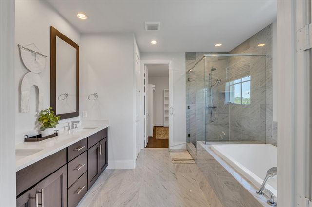 7333 Valley View Lane 501, Dallas, TX 75240