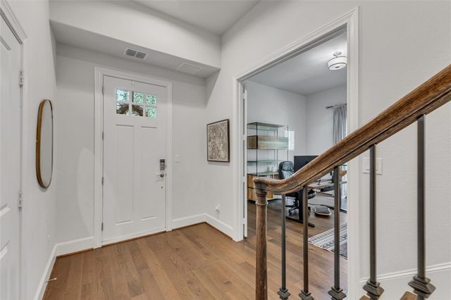 7333 Valley View Lane 501, Dallas, TX 75240