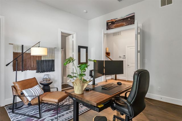 7333 Valley View Lane 501, Dallas, TX 75240