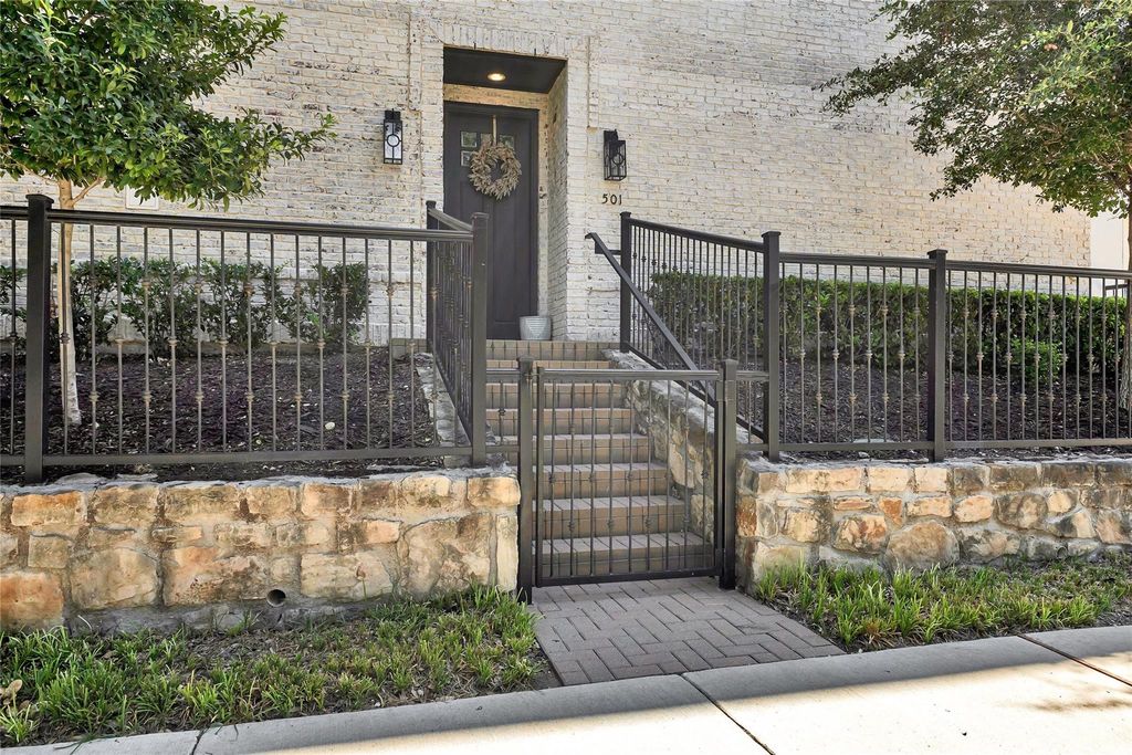 7333 Valley View Lane 501, Dallas, TX 75240