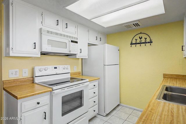 16336 E PALISADES Boulevard 9, Fountain Hills, AZ 85268