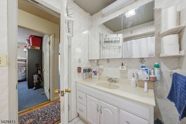 143 Terrace Ave, Jersey City, NJ 07307