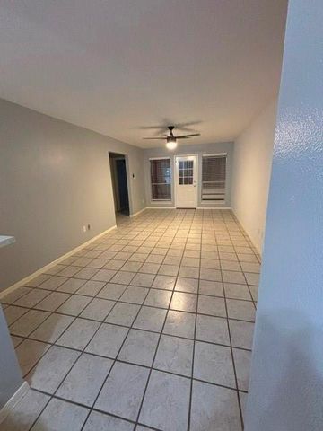 3043 Overland Trail, Dickinson, TX 77539