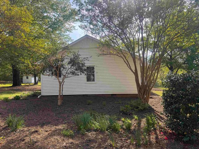 385 Wall Street, Campobello, SC 29322