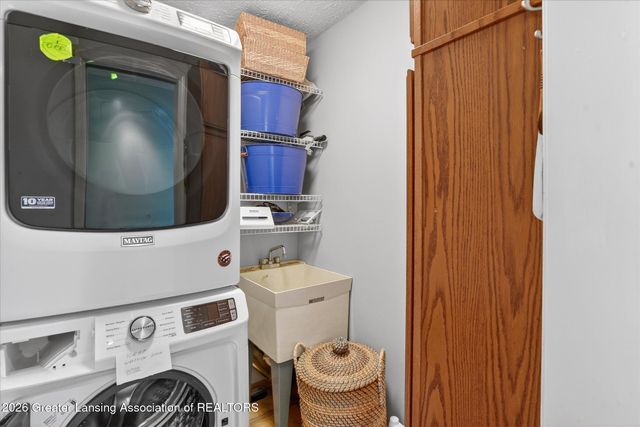 1075 N Edgar Road, Mason, MI 48854