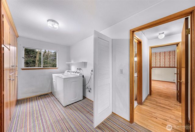 9539 7th Avenue NW, Seattle, WA 98117