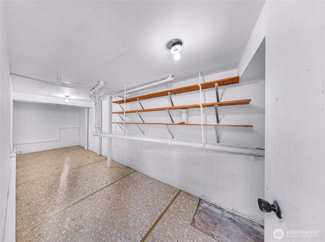 9539 7th Avenue NW, Seattle, WA 98117