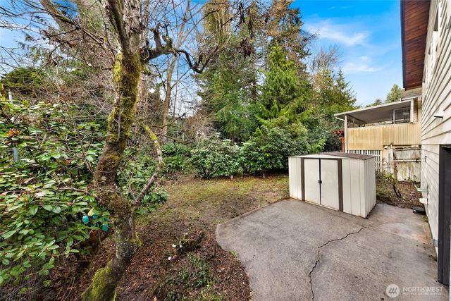 9539 7th Avenue NW, Seattle, WA 98117