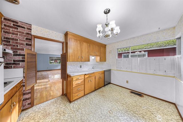 9539 7th Avenue NW, Seattle, WA 98117