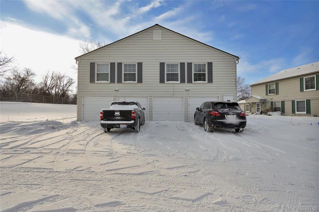 2627 Thornbrier Court 3D, Orion Charter Township, MI 48430
