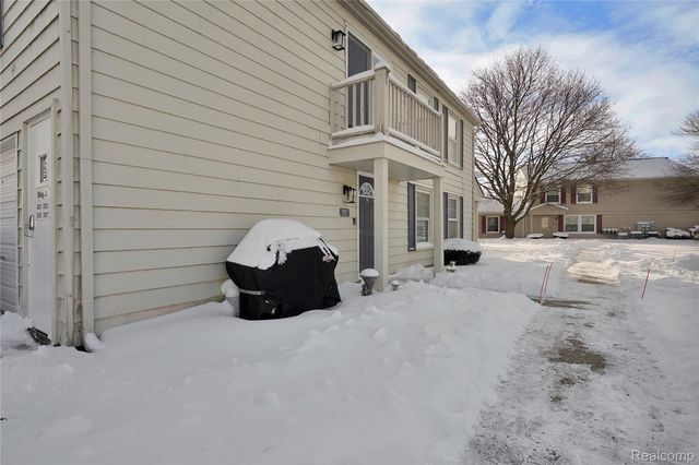 2627 Thornbrier Court 3D, Orion Charter Township, MI 48430