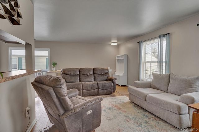 2627 Thornbrier Court 3D, Orion Charter Township, MI 48430