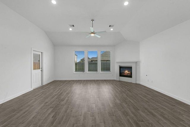 509 Fire Mountain Drive, Waller, TX 77484